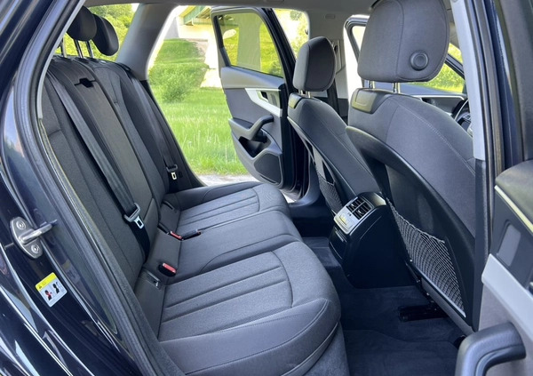 Audi A4 cena 69900 przebieg: 159000, rok produkcji 2016 z Kraśnik małe 781